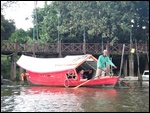 Traversée de la rivière a Kuching