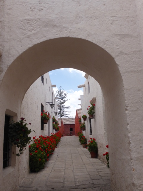 Rue Tolède, dans le monastère.