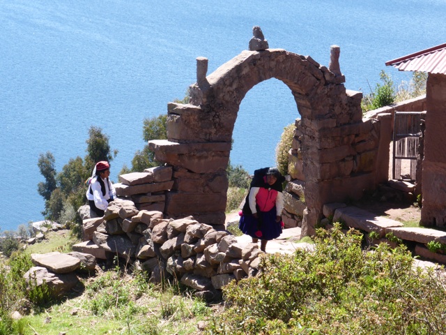 Ça grimpe depuis la mer ...
