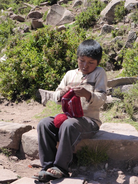 Ils commencent jeune à tricoter