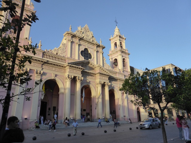 La cathédrale le soir